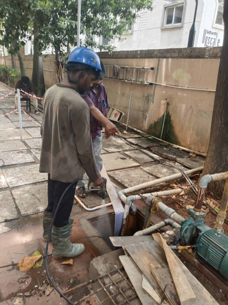 Dirty water tanks affect skin, hair, and overall health How Dirty Water Tanks Affect Skin, Hair, and Overall Health Dirty water tank causing skin problems and irritation